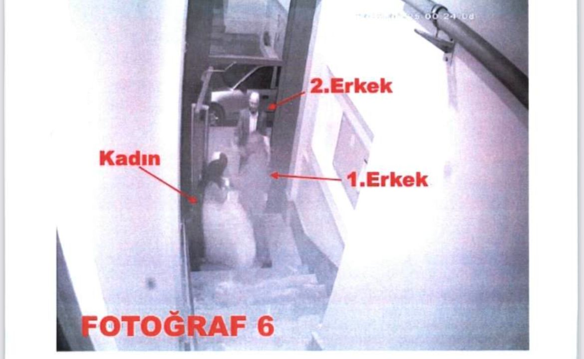 Nikah Memuru Eşini Dövdü