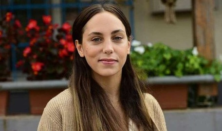 Öykü Karayel kimdir?