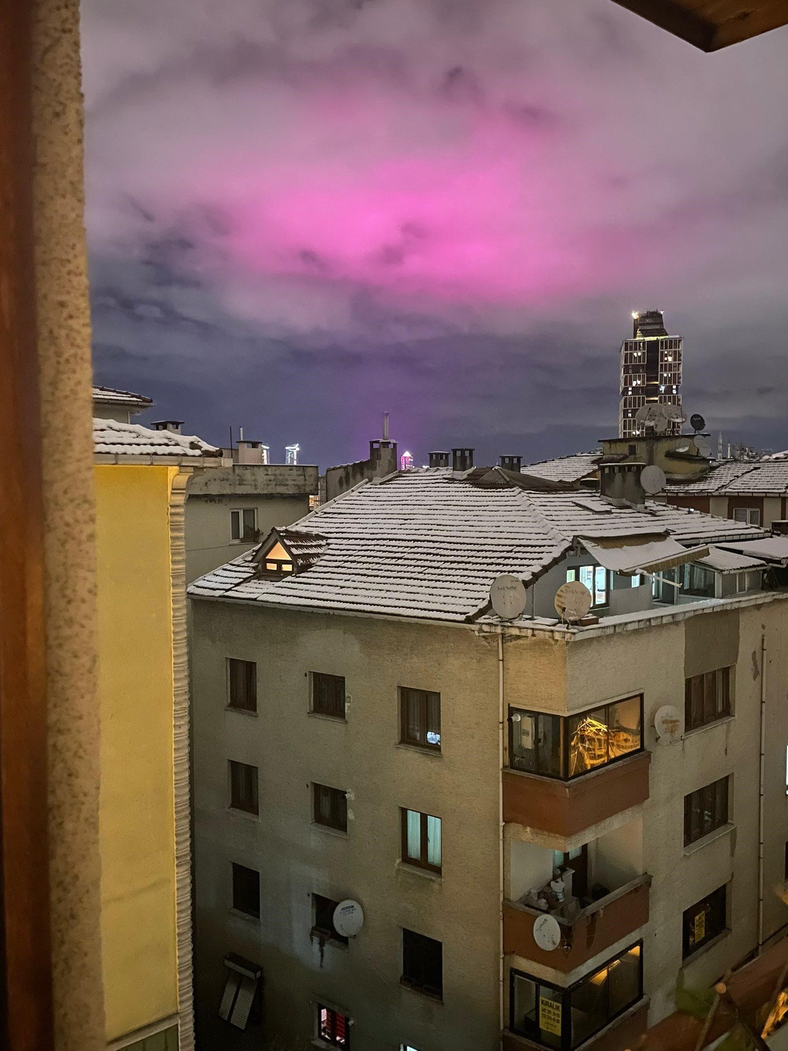 Pembe Bulutlar Görüldü