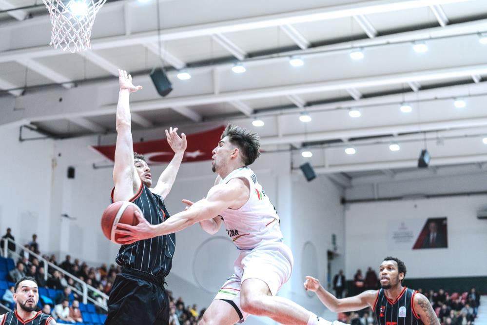 Manisa Basket Son Çeyrekte Farkı Açtı