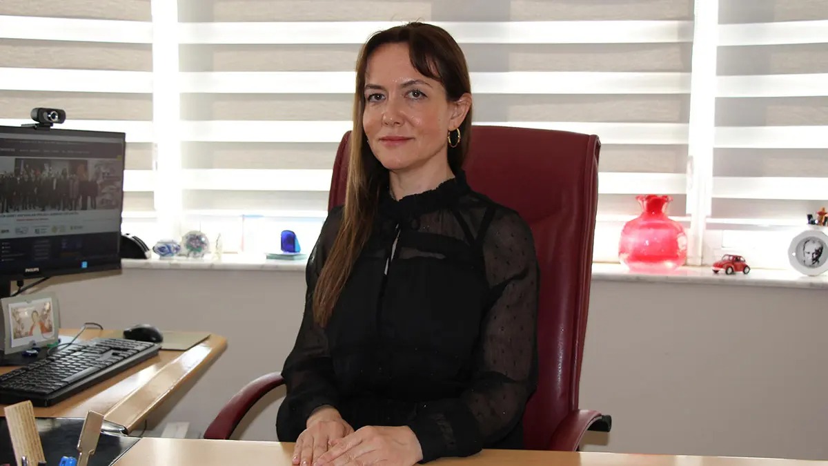 Prof. Dr. Azize Ayol