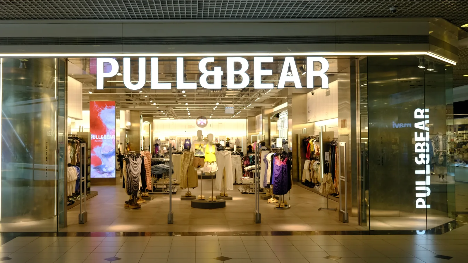 2025 Pull & Bear maaşları ne kadar?