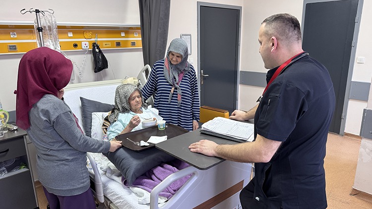 Doktorlardan uyarı: "Taşlaşmış gıdalar tehlikeli"