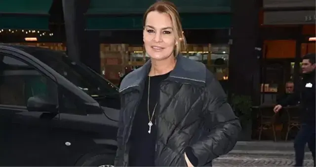 Lokantasında Koşturuyor