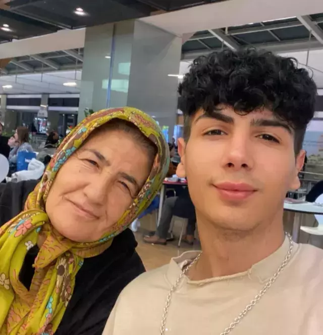 Allah sizden razı olsun. Allah mekanınızı cennet bahçesinden bir bahçe eylesin benim gül kokulu yavrularım" dedi.