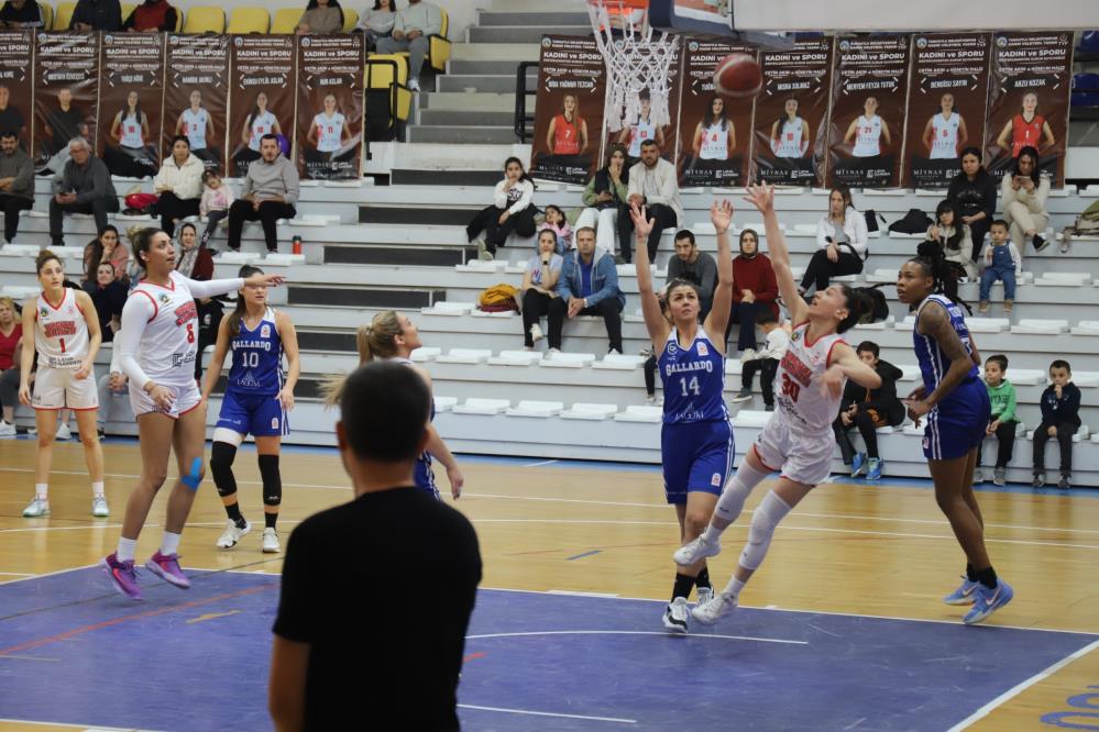 Turgutlu Belediyesi Kadın Basketbol Evindeki Yenilmezlik Serisi Devam Ediyor