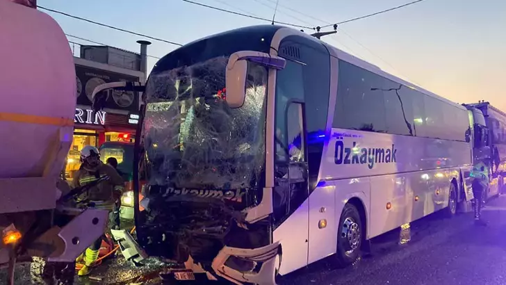 4 Araç Zincirleme Kazaya Karıştı 1 Ölü, 7 Yaralı