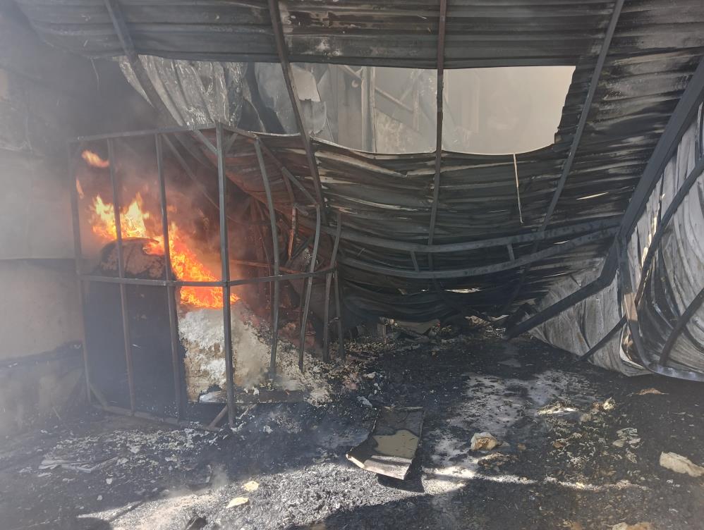 İtfaiyenin yoğun mücadelesi sonucu yangın söndürüldü