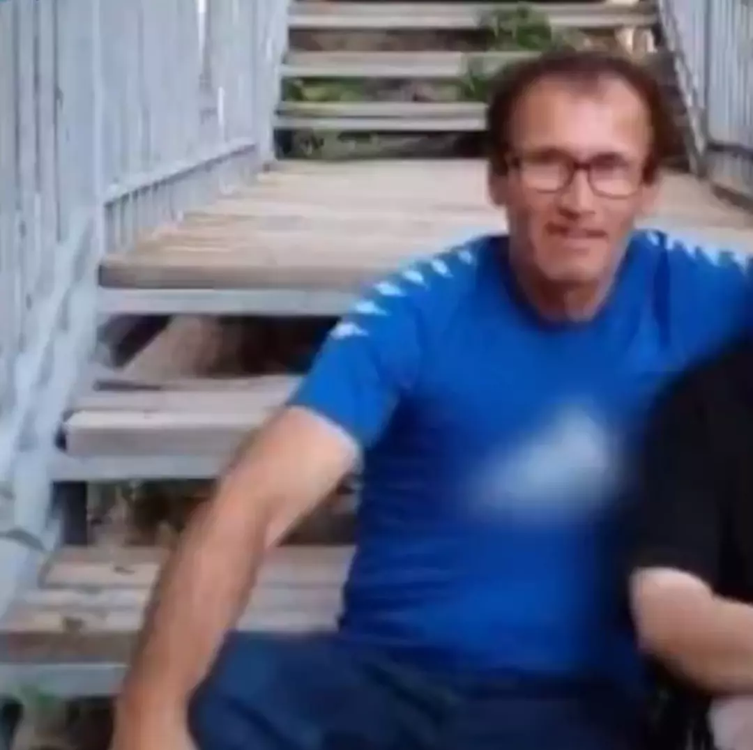 Ş.S. ile yapılan görüşmelerde, saldırganın yaklaşık 6 aydır kendisini rahatsız ettiği, sık sık adresine gelerek tehdit ve hakaretlerde bulunduğu öğrenildi.