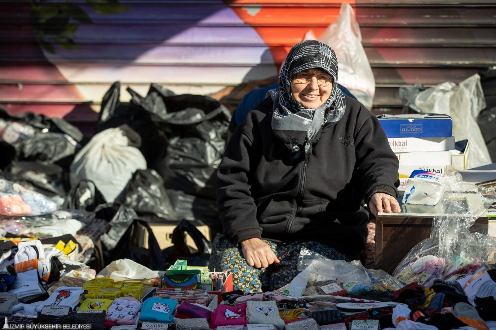 Başkan Tugay Kadin Emeği̇ne Deği̇ndi̇ (1)