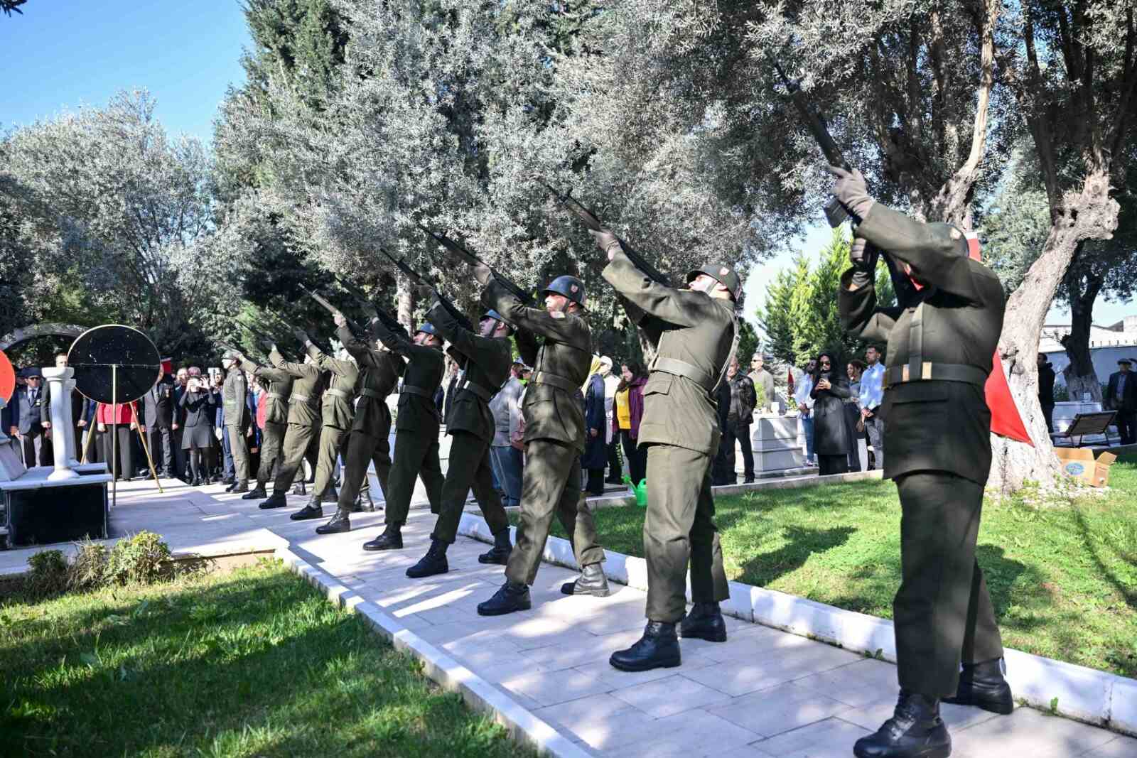 Bornova Çamdibi Nedret Güvenç Sahnesi