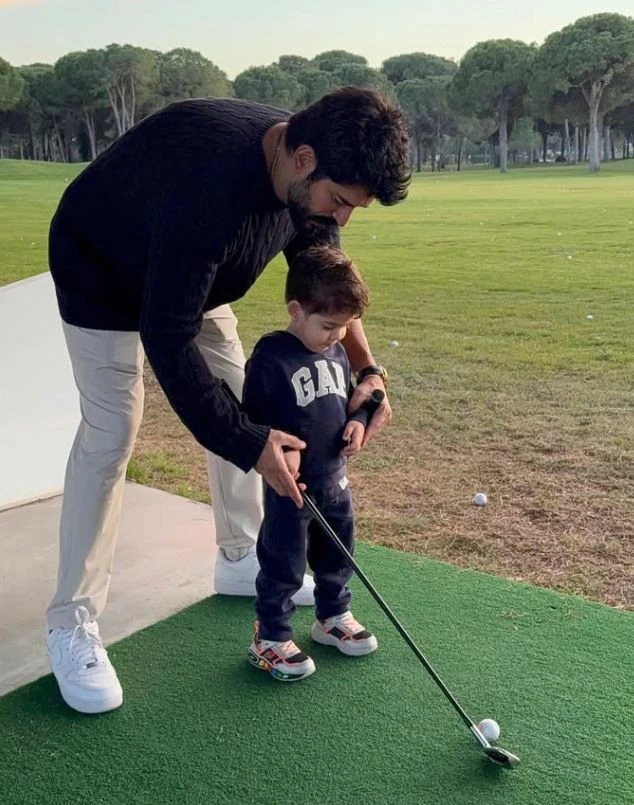 Baba - oğul golf oynadılar