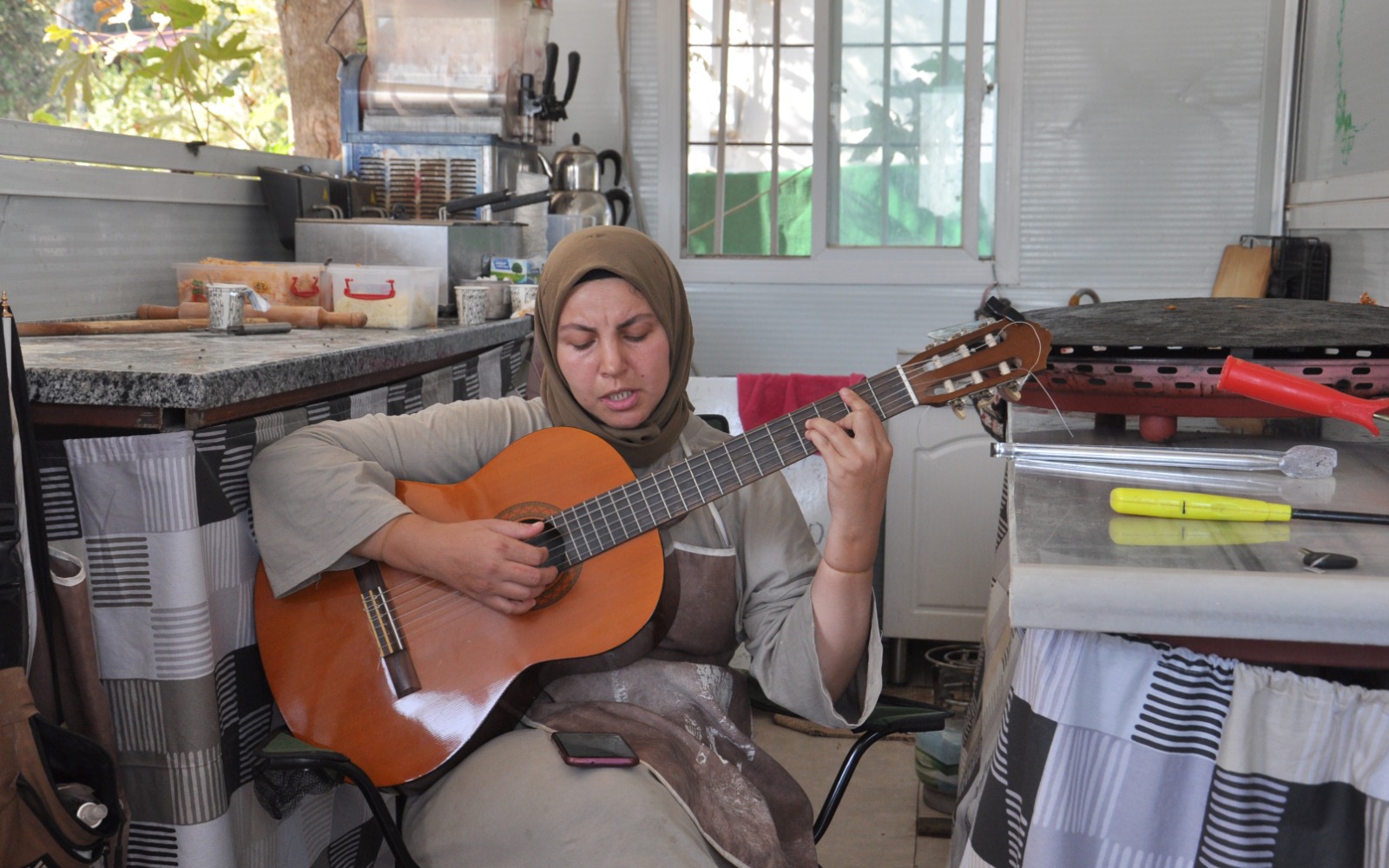 Müzik ve börek bir arada