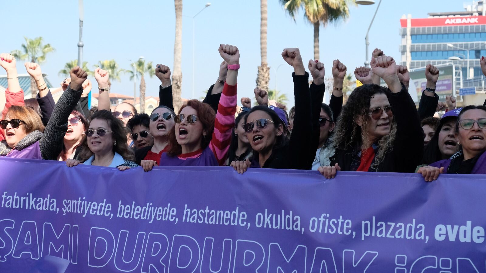 DİSK kadınlar 8 mart eylemi