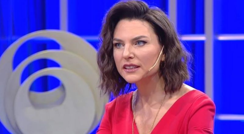 Ece Uner Ailesi 800X442