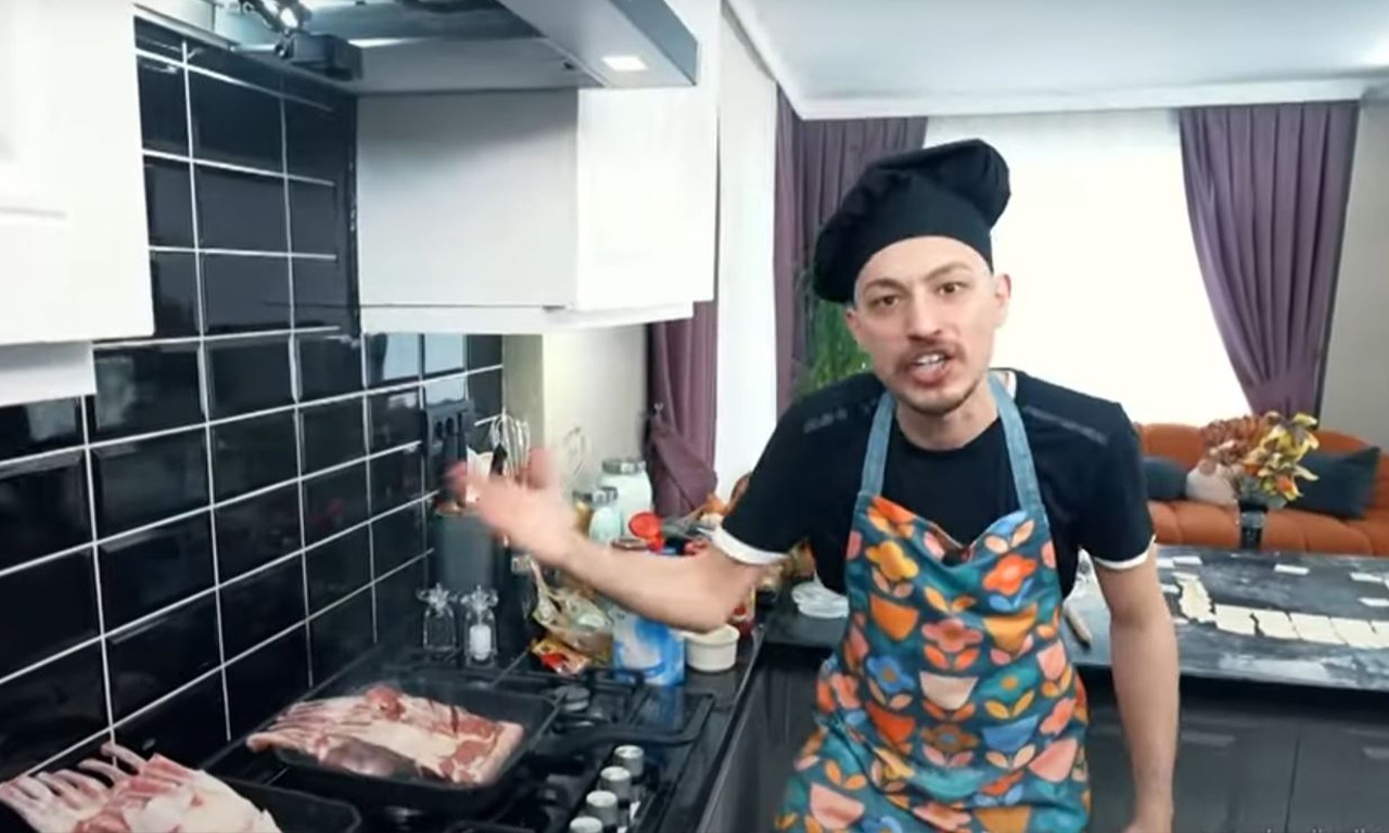 Egemen Taştekin ne iş yapıyor?