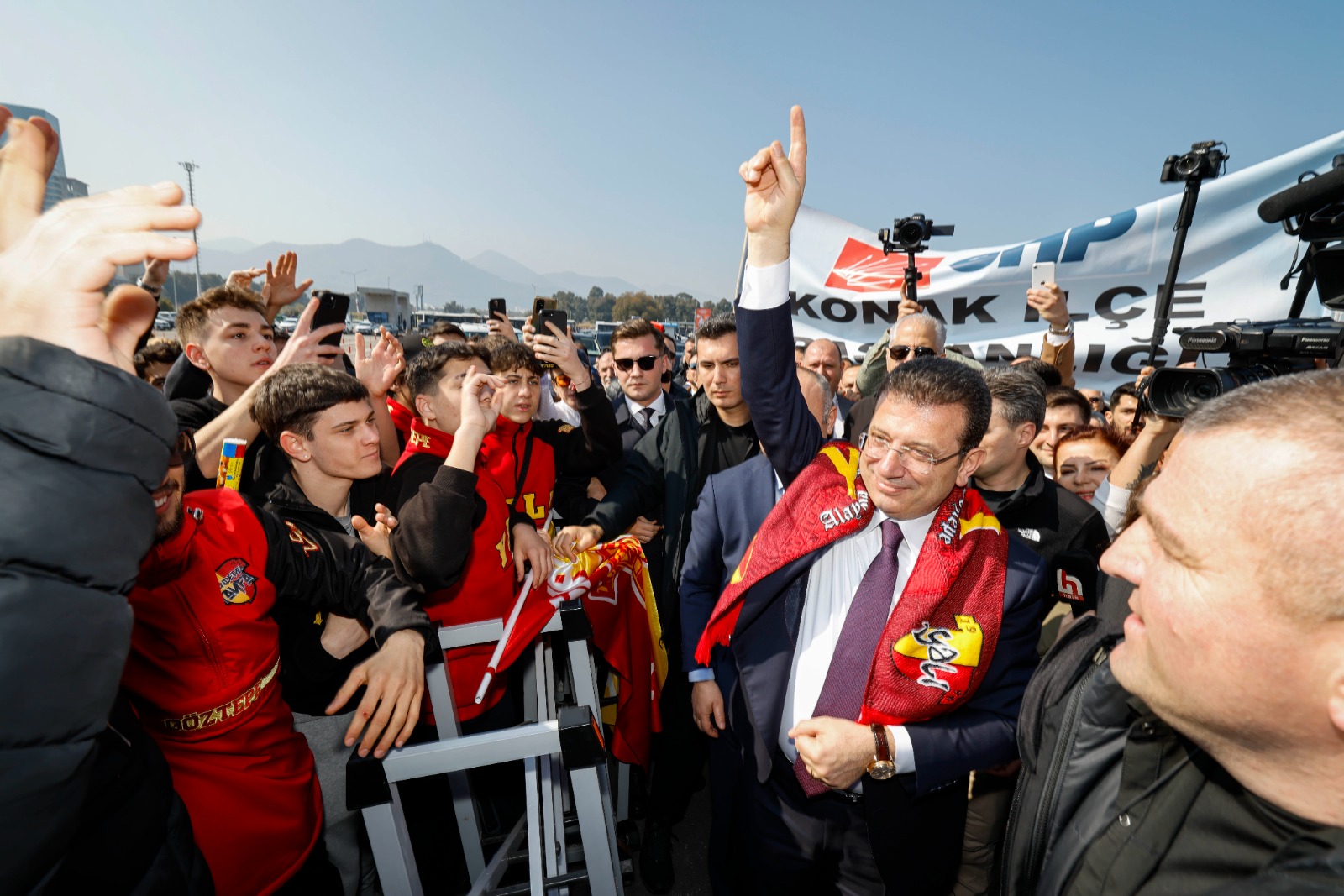 Ekrem İmamoğlu İzmir'de