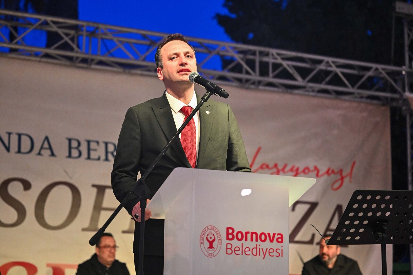 Ekrem İmamoğlu diploma