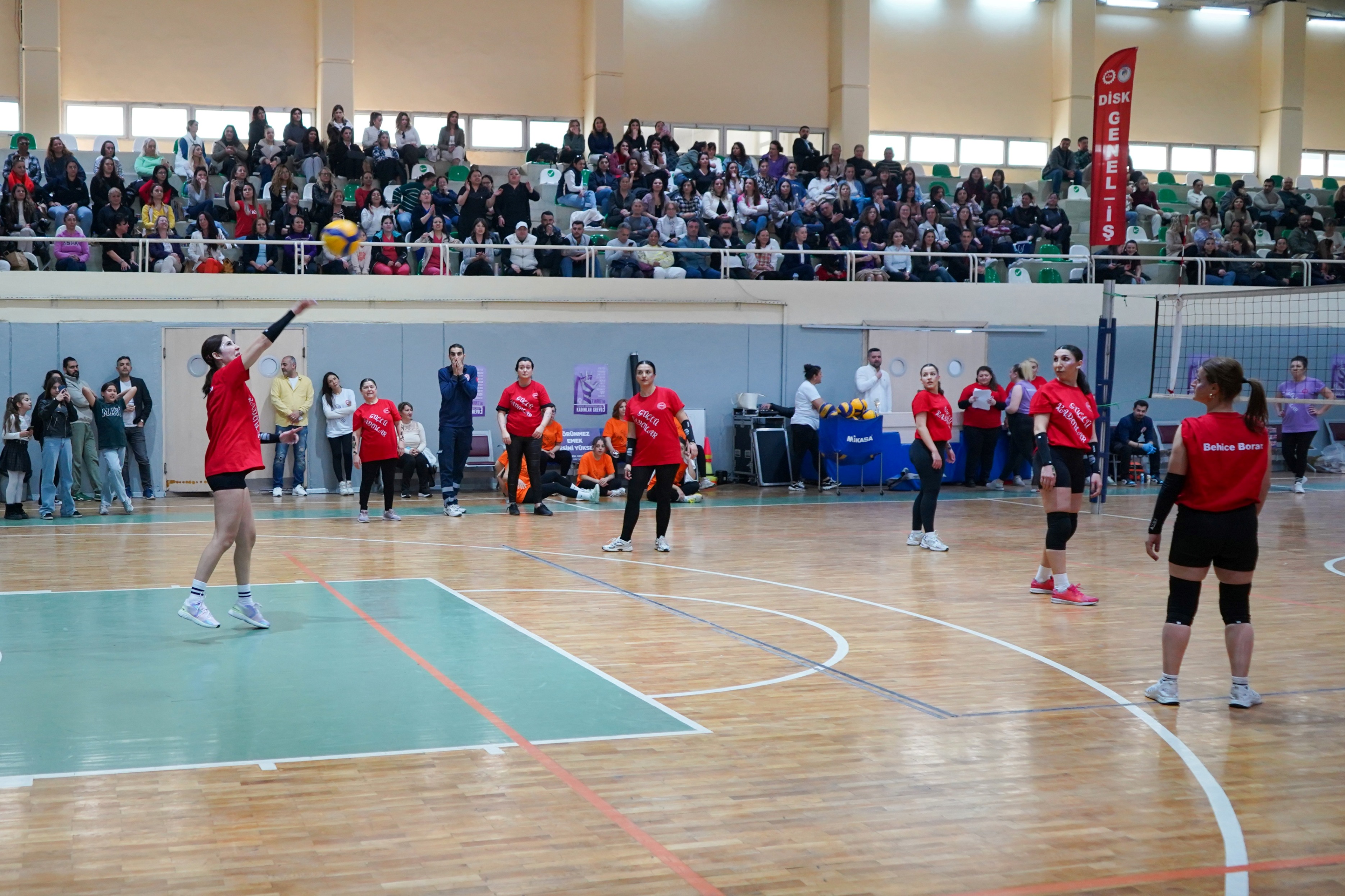 Emekci Kadinlar Voleybol (8)