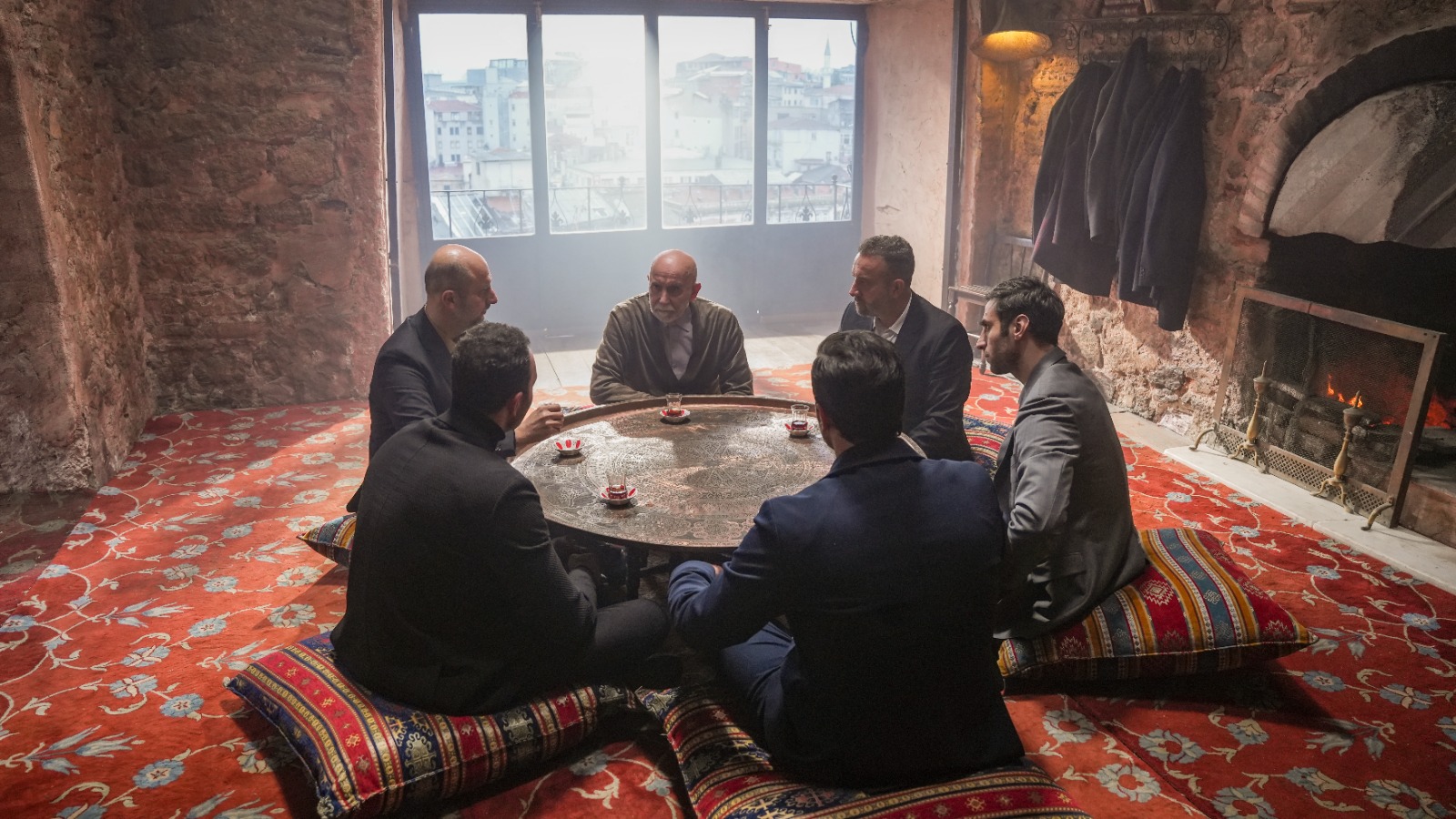 Yıldızlarla dolu kadro