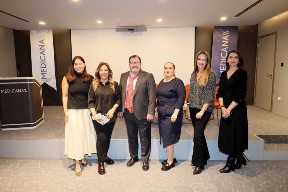 Ilham Veen Kadınlar Izmirde