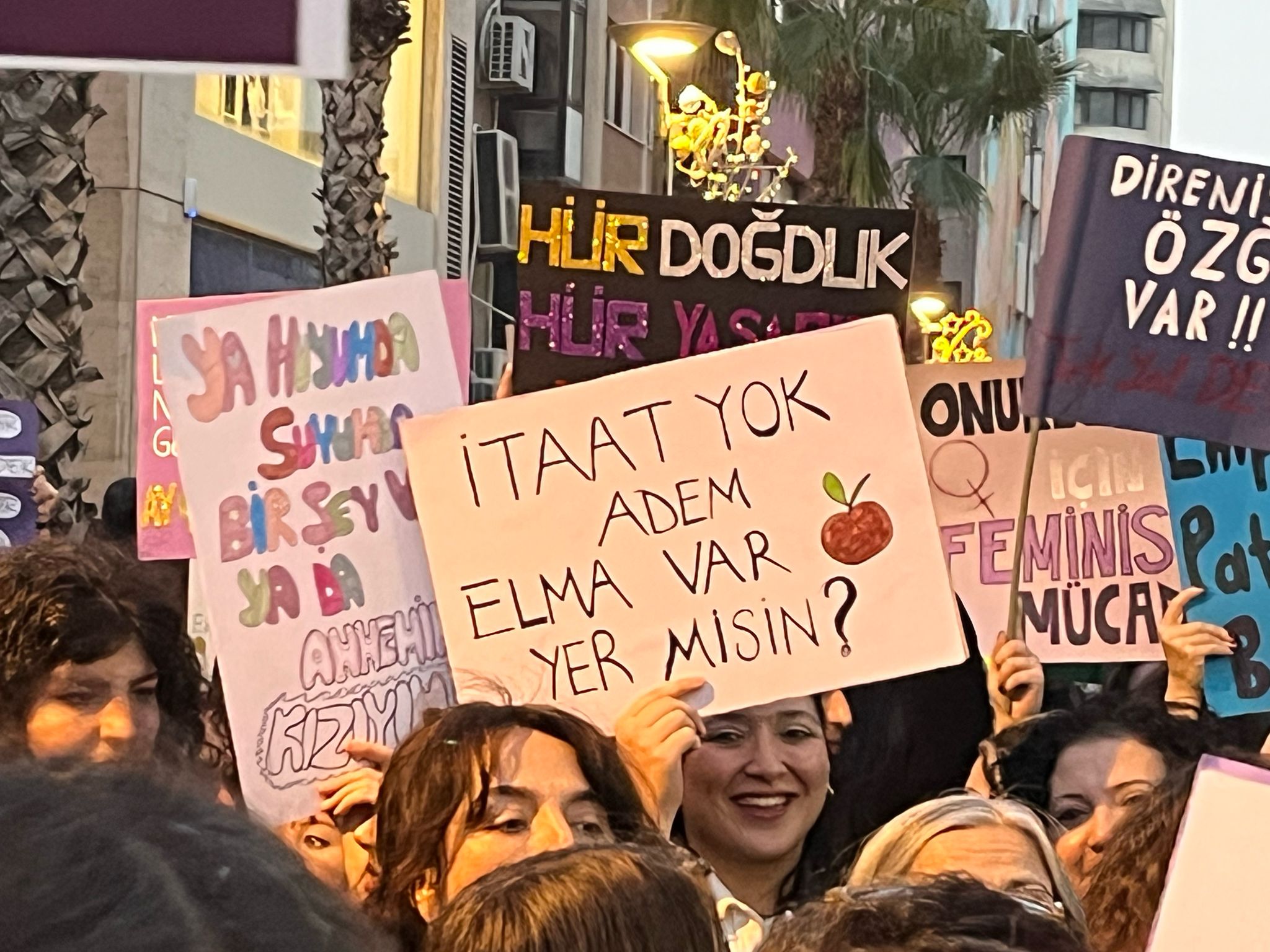 izmirli kadınlar