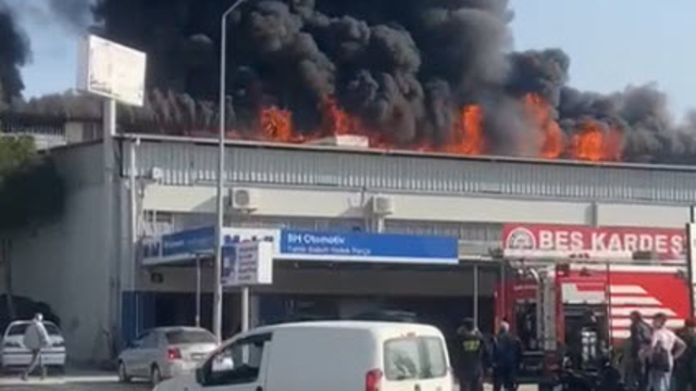 Yangın büyüyerek iş yerlerine sıçradı