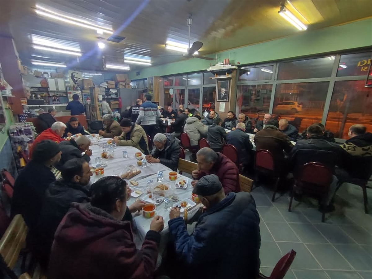 Izmirde 9 Yıldır Süren Gelenek (2)