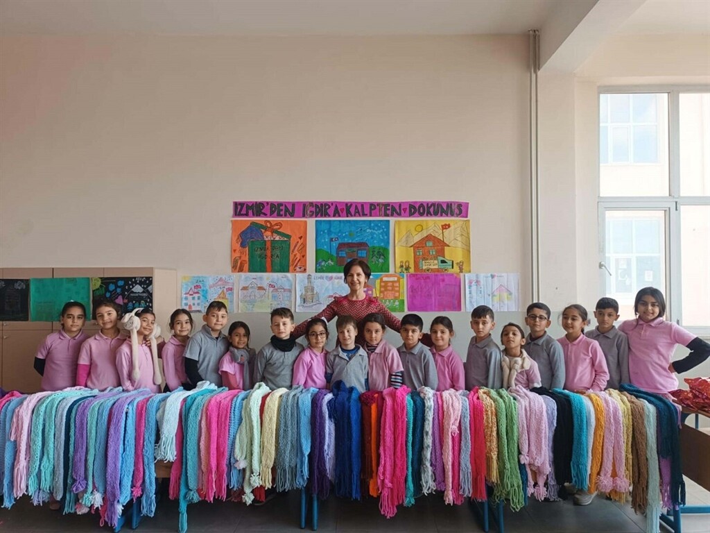 Izmirden Iğdıra Kalpten Dokunuş