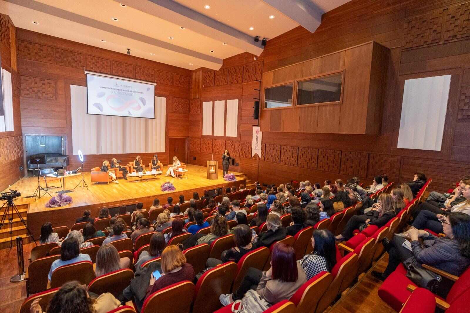 Kadın İsterse paneli