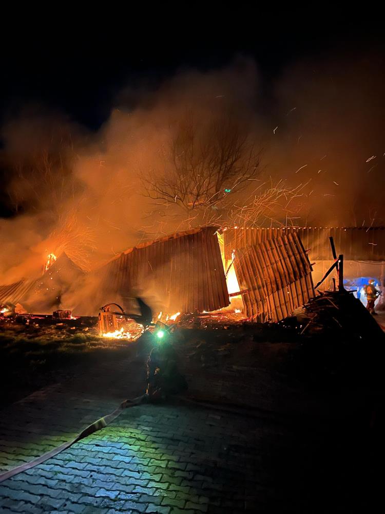 Kereste Imalathanesi Alevlere Teslim Oldu