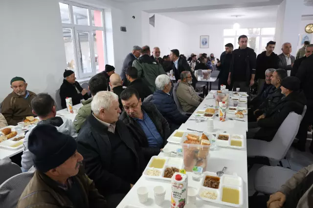 Köyde Toplu Iftar