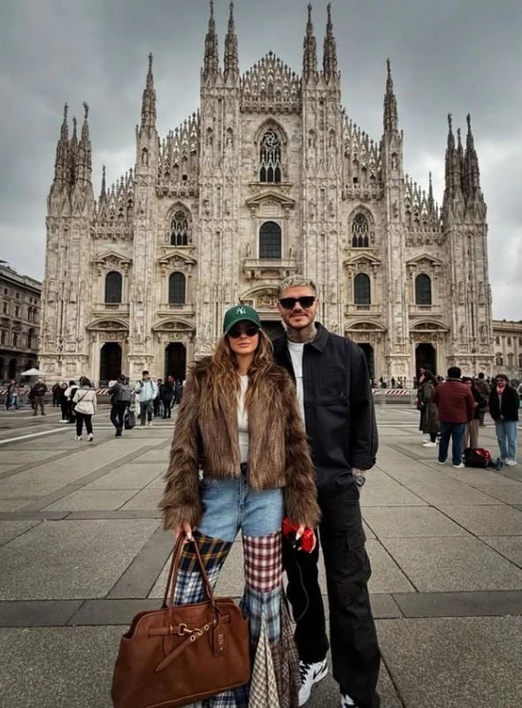 Icardi'nin Suarez ile birlikte verdiği pozlar her zaman olduğu gibi hayranları tarafından büyük ilgi gördü.