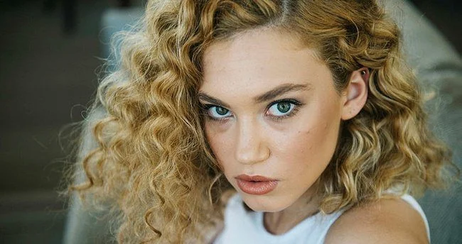 "Kendimi aynada gördüğüm için yorumlayamıyorum"