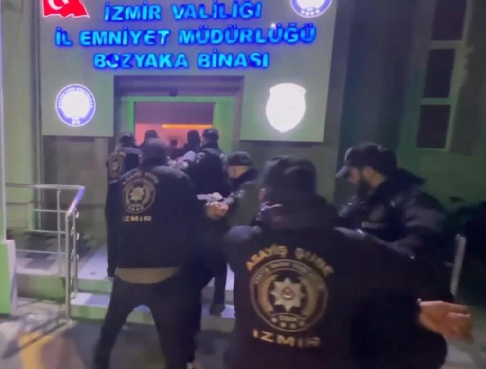 Motosikletli Saldırgan 2 Kişiye Kurşun Yağdırdı