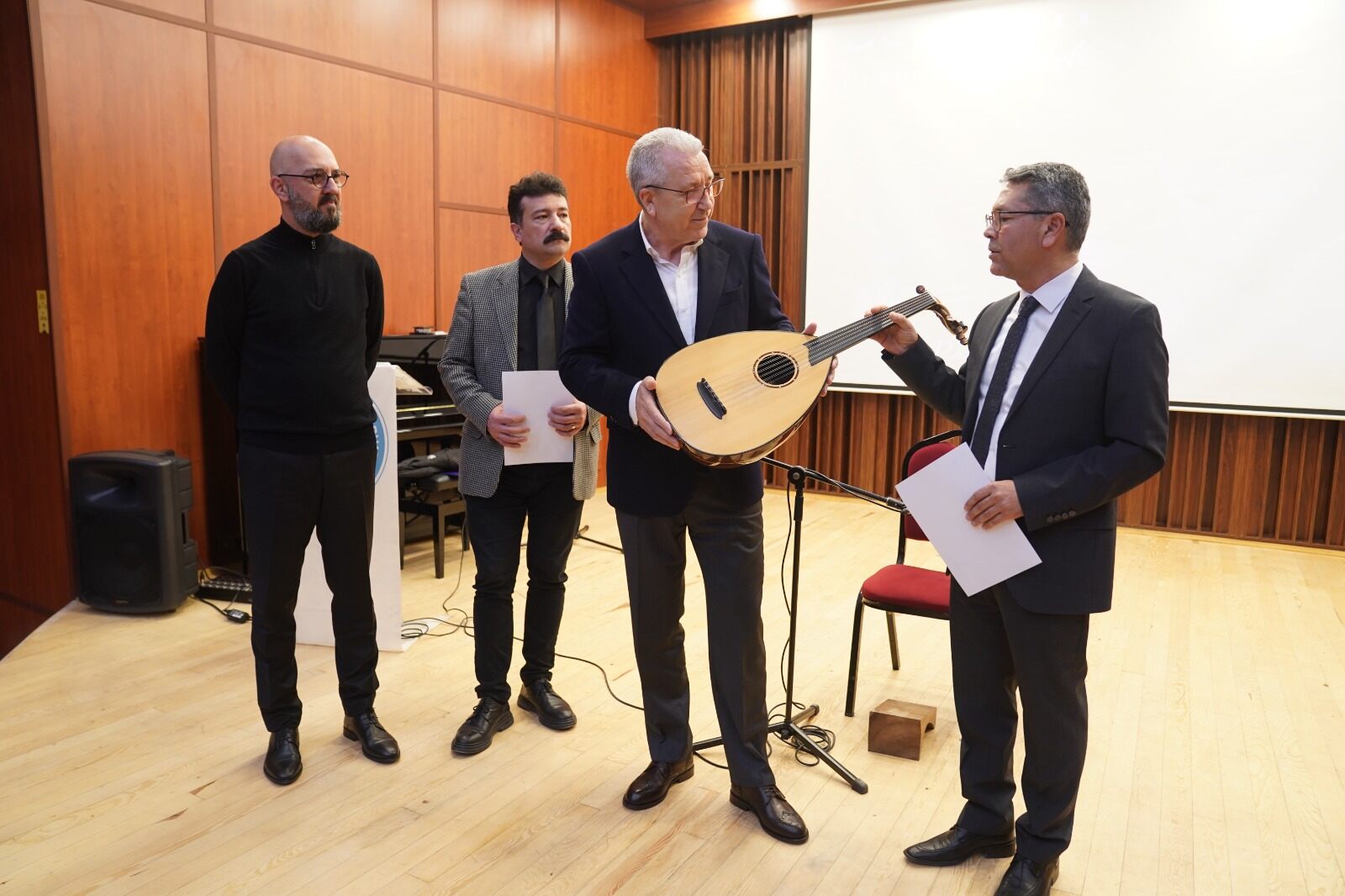 Targan Ud modeli, Ege Üniversitesi'nde tanıtıldı