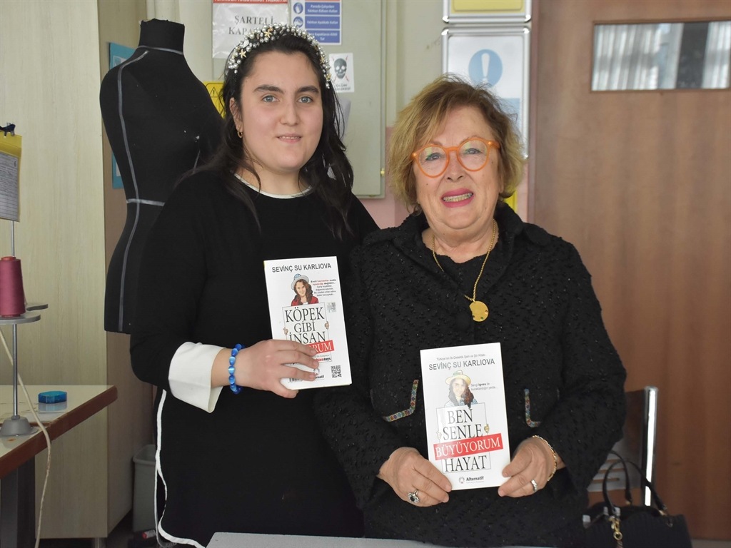 Sevinç Su, Ilk Dislektik Modacı