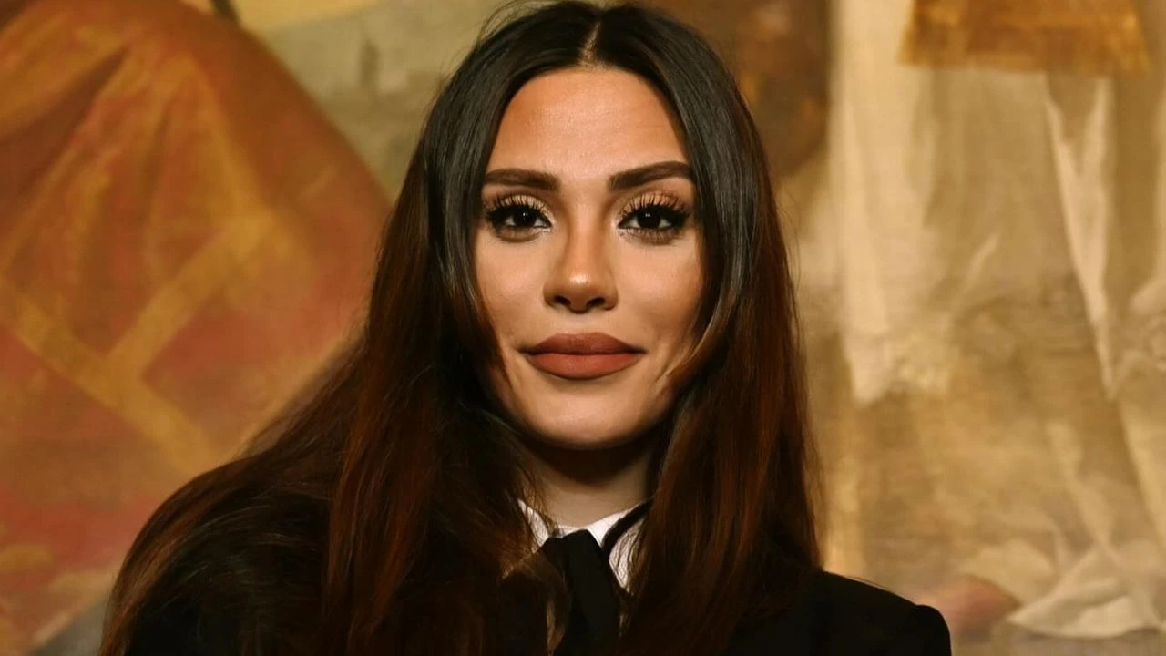 Şükran Ovalı, “Hür irademle gittim. Sosyal medya hesaplarımı ben yönetirim.” dedi.