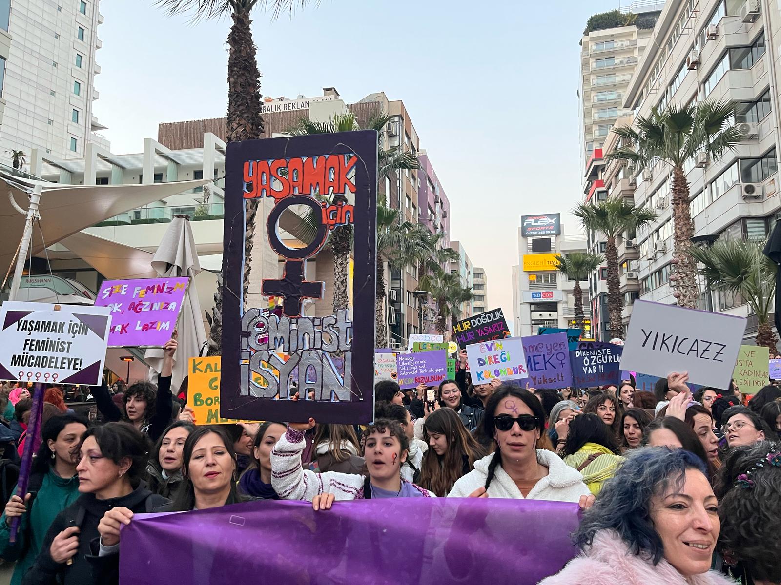 kadın yürüyüşü