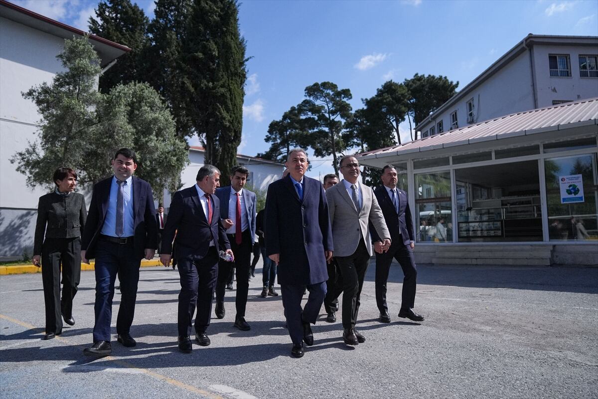İzmir'de öğrenciler kantin alışverişini "atıklarla" yapabilecek-1