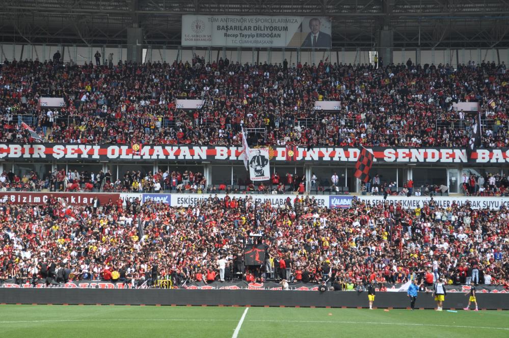 Eskişehirspor'dan amatörde taraftar rekoru!