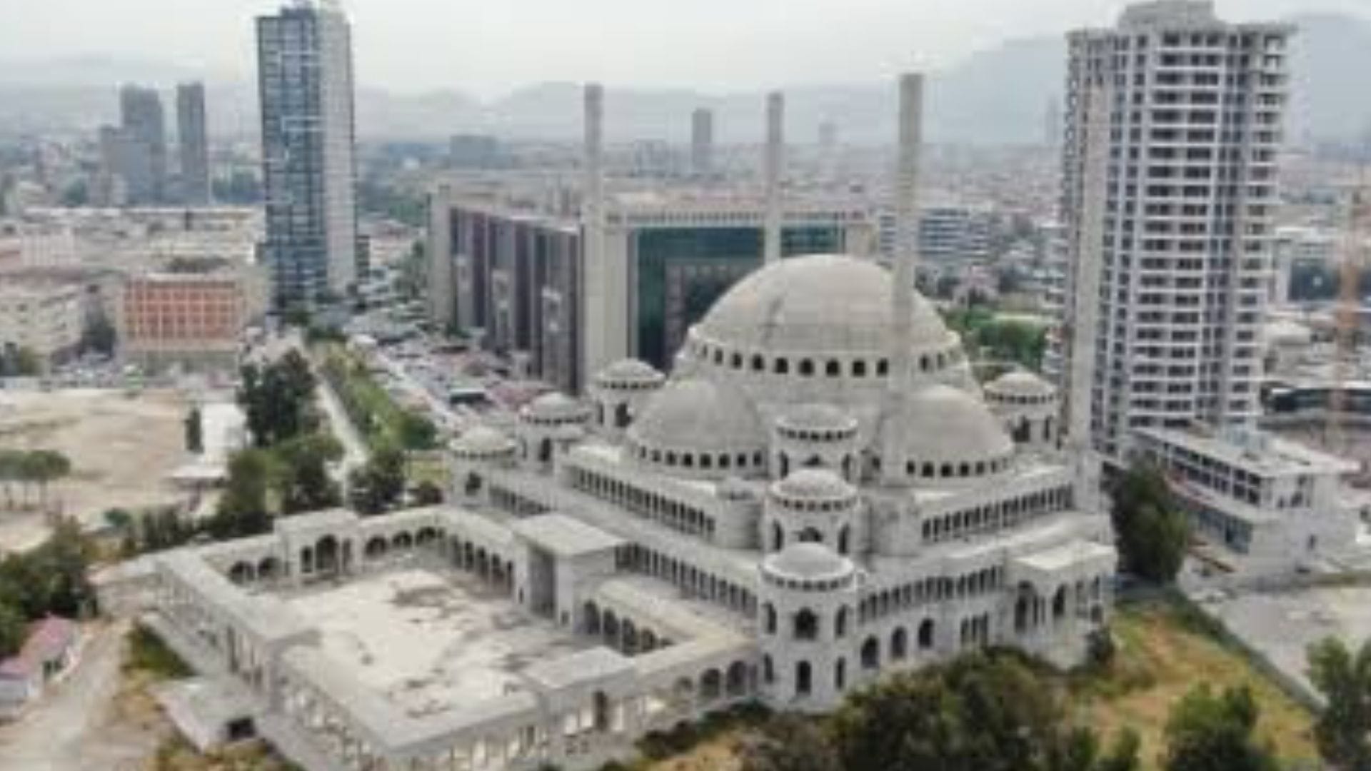 YILAN HİKAYESİNE DÖNEN CAMİ... 