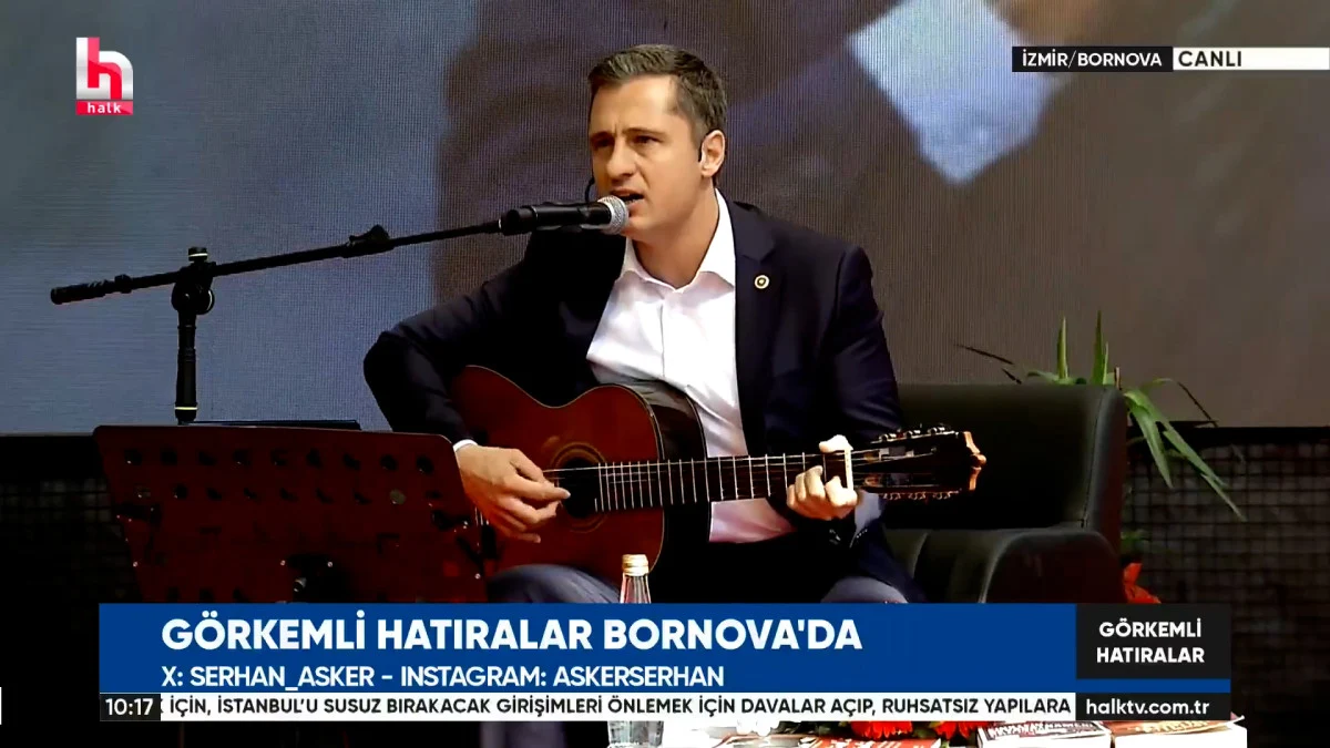 Hem çaldı hem söyledi