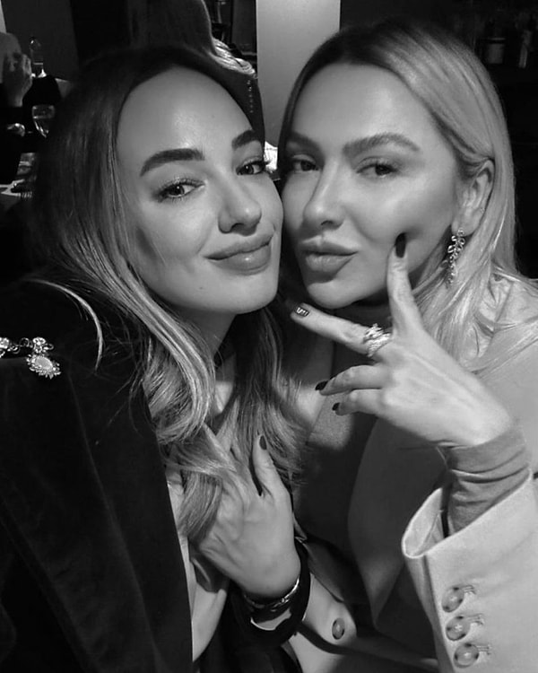 Hadise Ve Seda Bakan 1-1