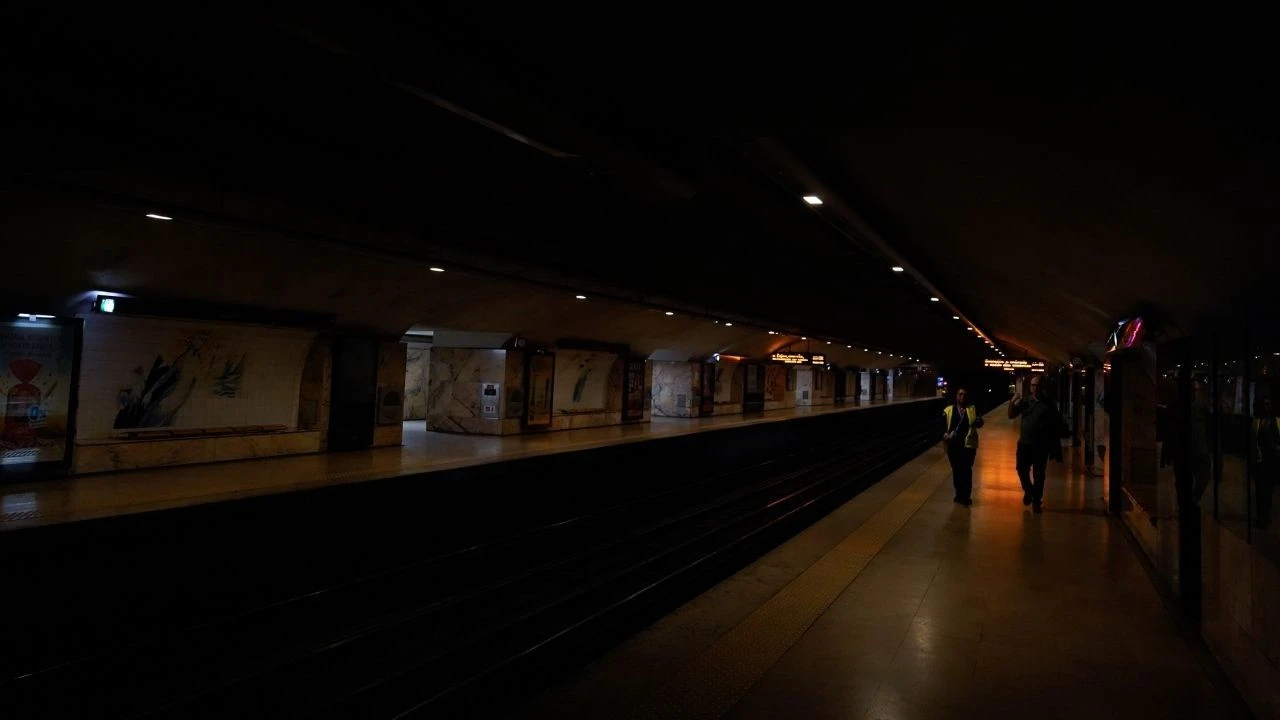 İspanya Elektrik Kesintisi Ohal