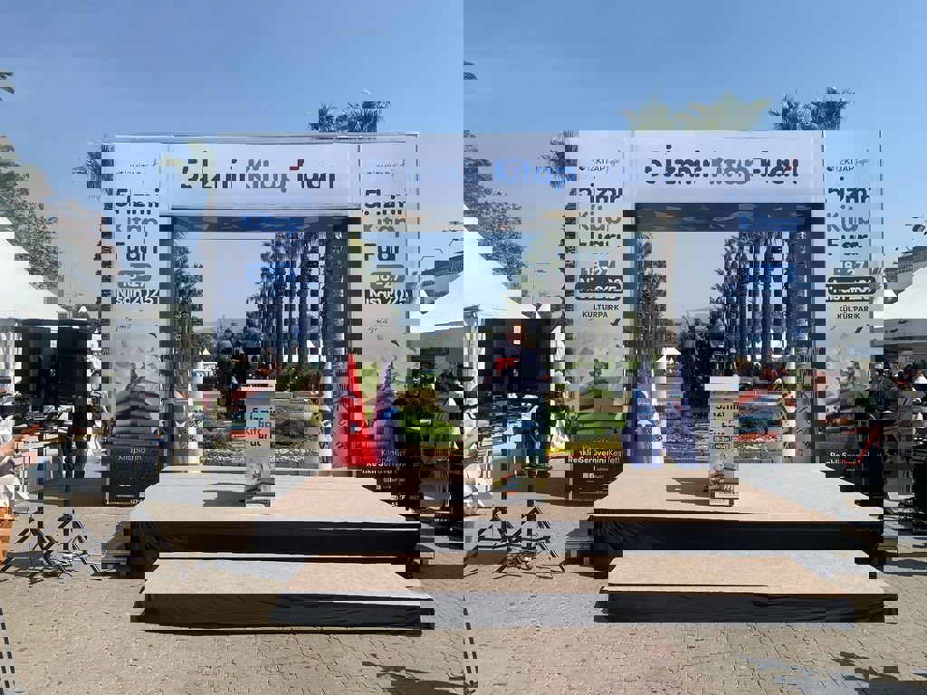 İzmir Büyükşehir Belediye Başkanı Cemil Tugay