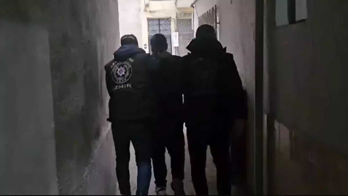 İzmir'de Çeşitli Suçlardan Aranan 143 Kişi Yakalandı