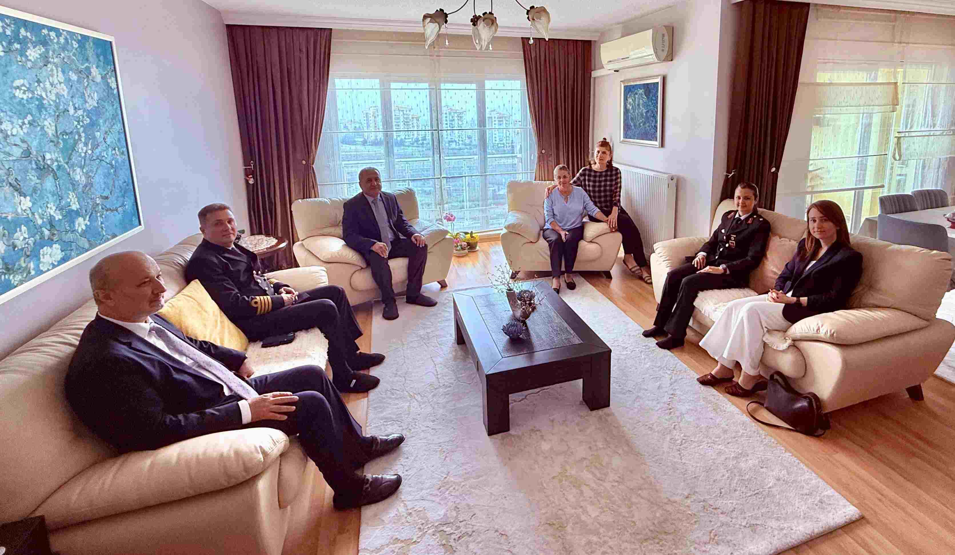 Karşıyaka Kaymakamı Özkan Demir