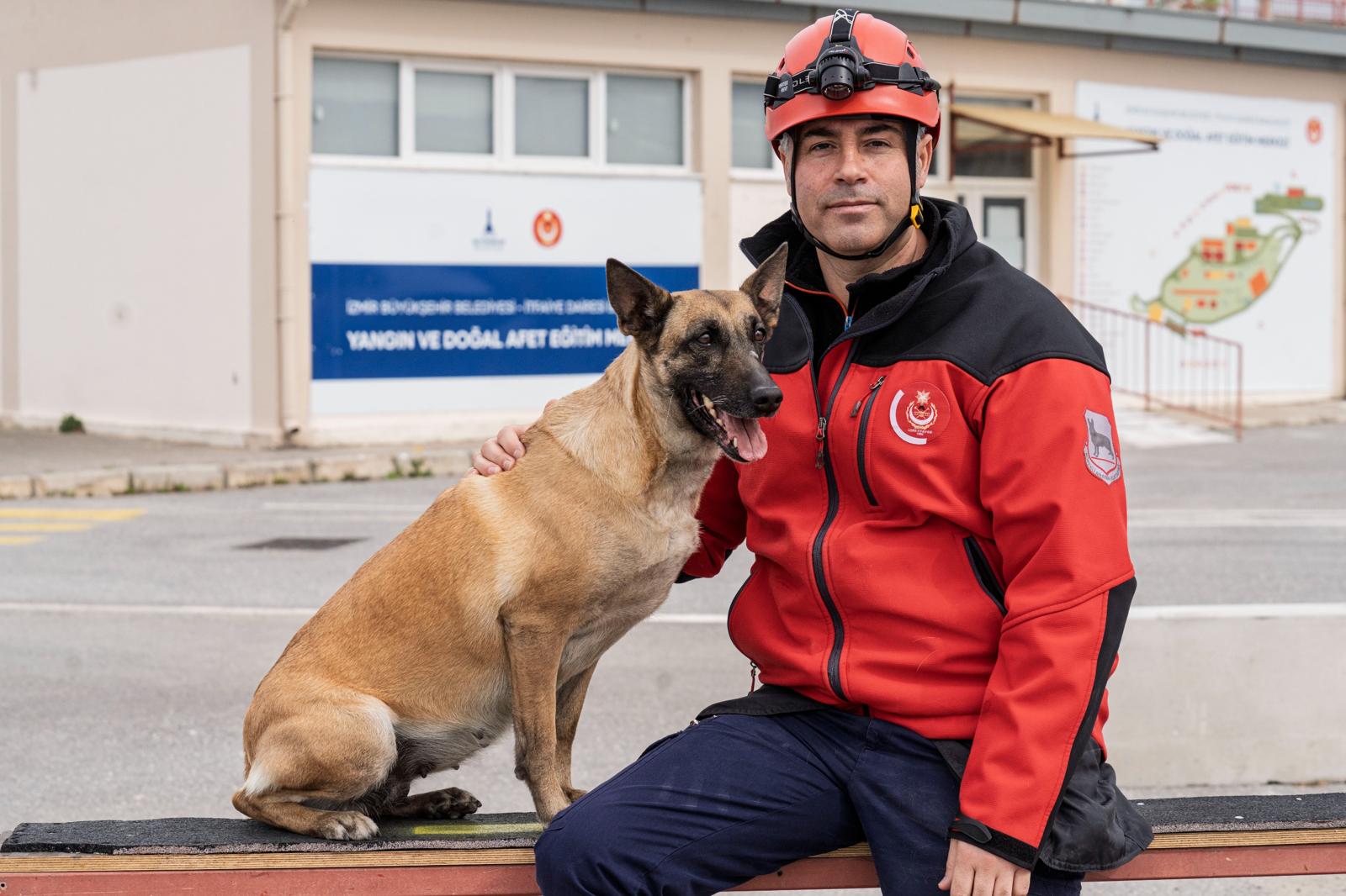 Köpek eğitmeni