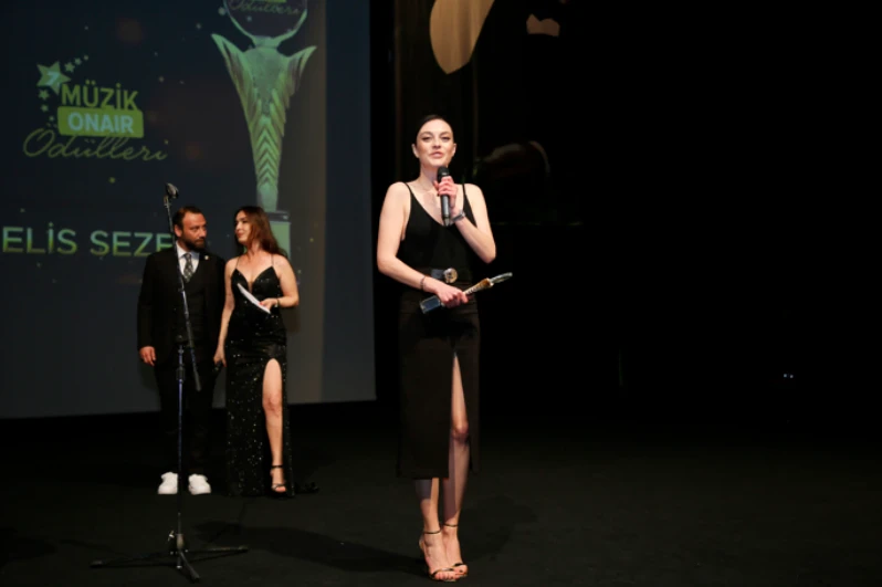 Melis Sezen Ödül